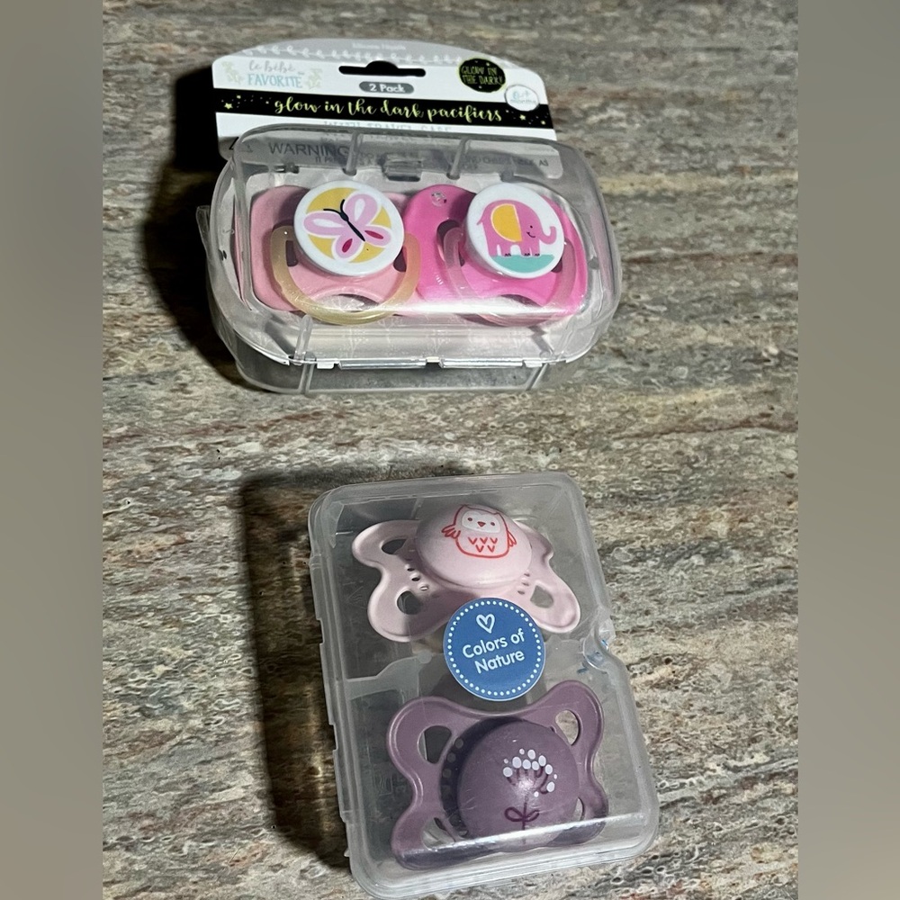NIB 2- set of Le Bebe glow in the dark 2-pacifiers & Colors of nature 2-pacifier